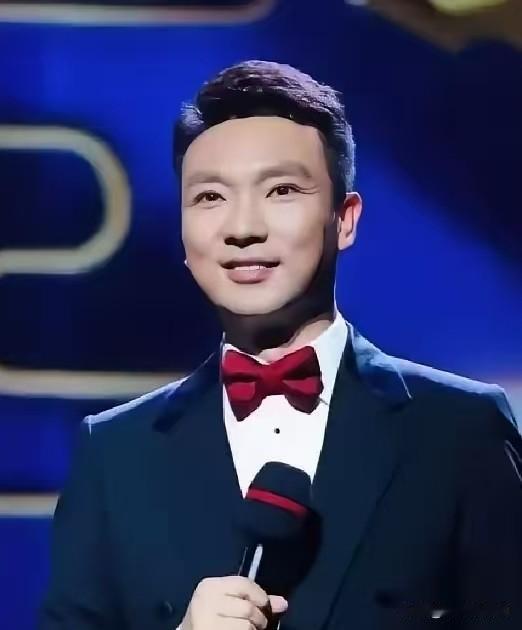 央视主持人康辉说：我下班回到家之后，我太太突然很严肃的跟我说，我可能得跟你谈谈，