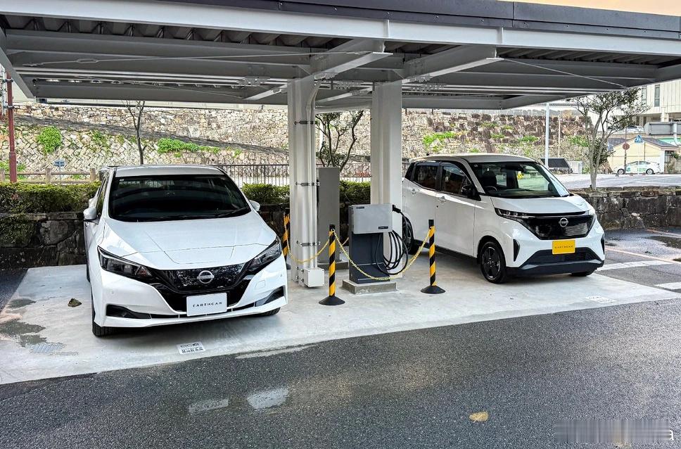 看到个很有意思的案例，日本一家共享汽车公司Earth Car，在市政府放了几辆纯