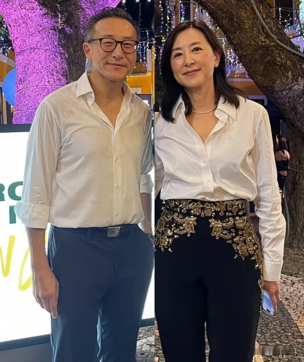 蔡崇信离婚这件事。 我觉得
最值得看的，不是他们为什么分开，而是离婚后还能不能保