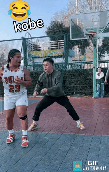 螳螂捕蝉，你呼唤的科比在后。[赞]