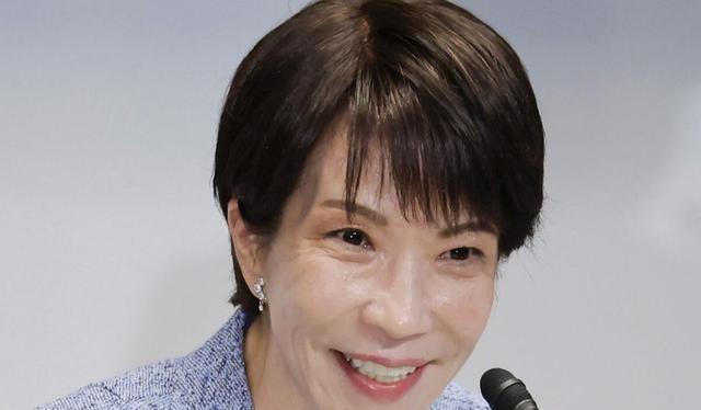 高市早苗真有一手：日本一堆难题没解，她把天皇继承吵成了全民话题

日本最近最热闹