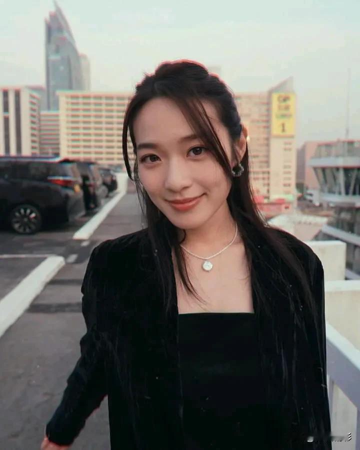 蔡潔成曾志偉新寵 憑一劇彈起提名視后！曾演多部情慾電影