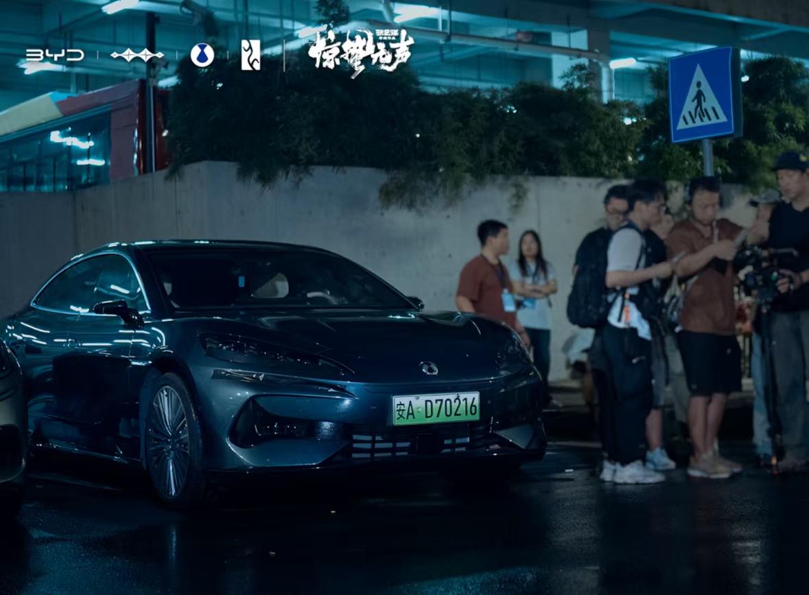 大家看了张艺谋的新电影《惊蛰无声》了吗？这是一部讲述国家安全题材的电影。我还没去