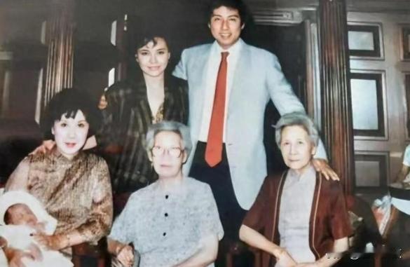 1985年, 家的味道
1985年, 那一年, 发生着, 很多事, 这个家庭, 