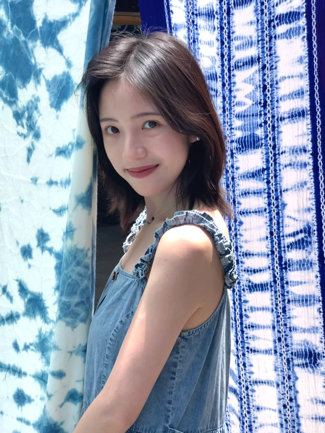 在扎染小镇里变成了漂亮姐姐