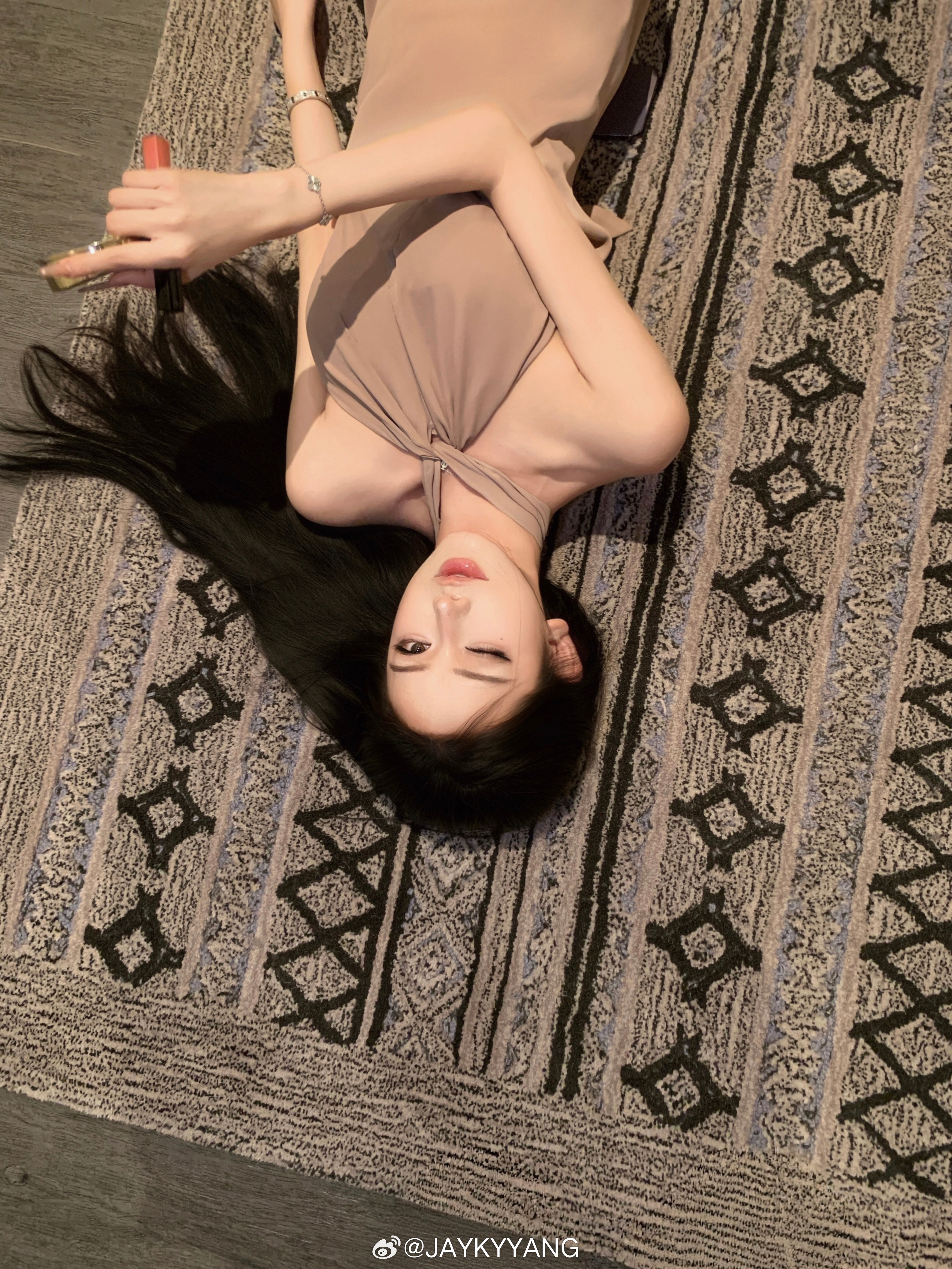 隔壁昨天发了这组有小宝看到吗👀 