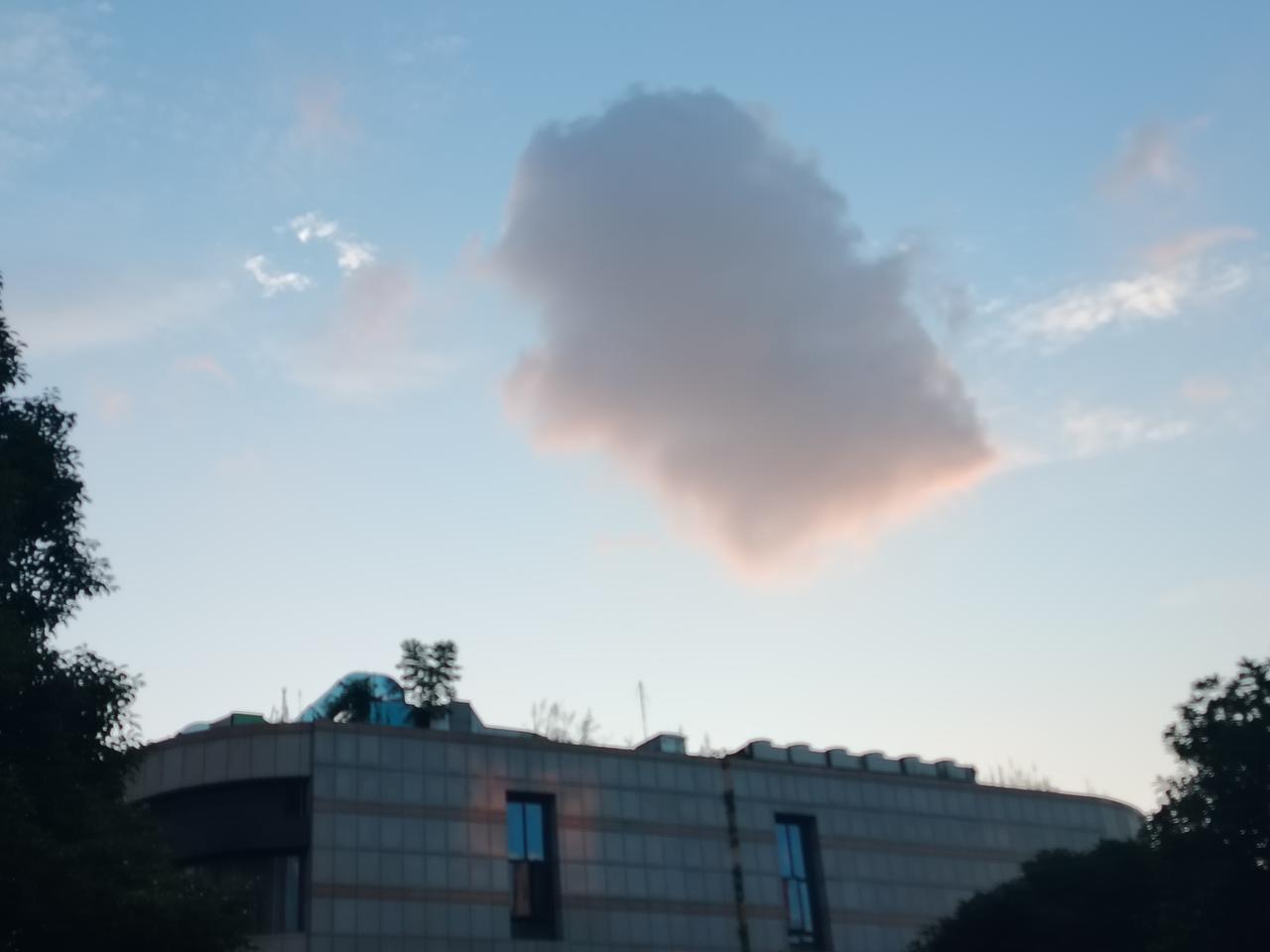 能否分享一下你拍摄的天空