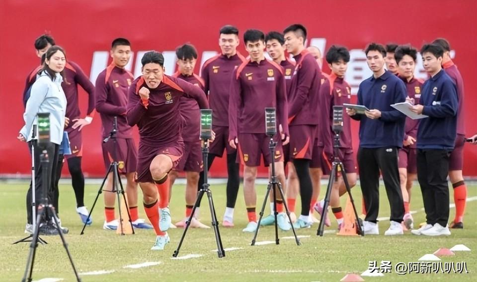 新国足第一队长敲定，邵佳一明智之选，3大优势力压韦世豪颜骏凌。

大家好，我是阿