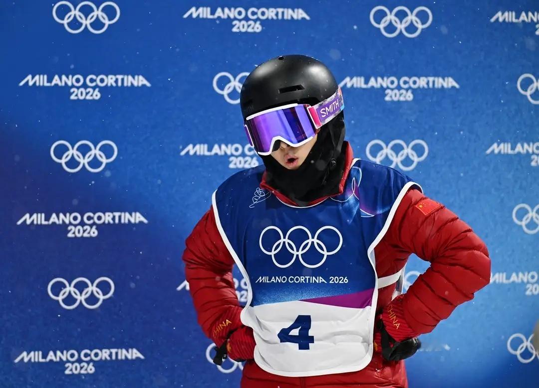 老将不易，五届冬奥会元老蔡雪桐，最终在米兰冬奥会 上获得单板滑雪女子U型场地技巧