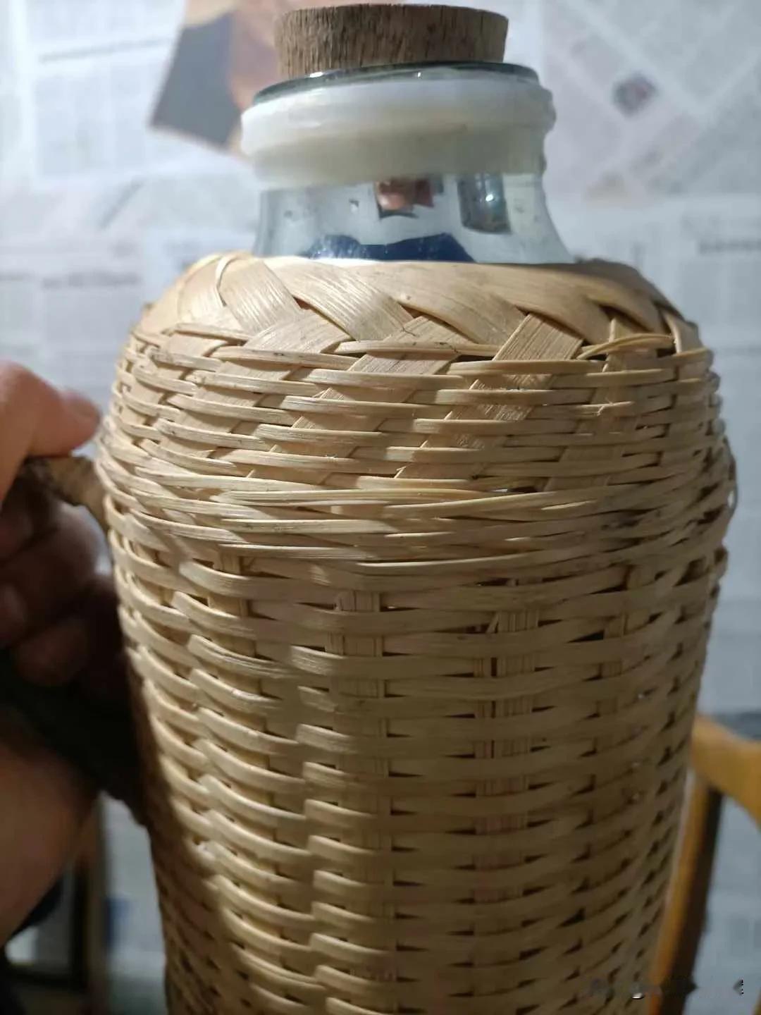 竹篮小瓶香，清香入鼻来。
