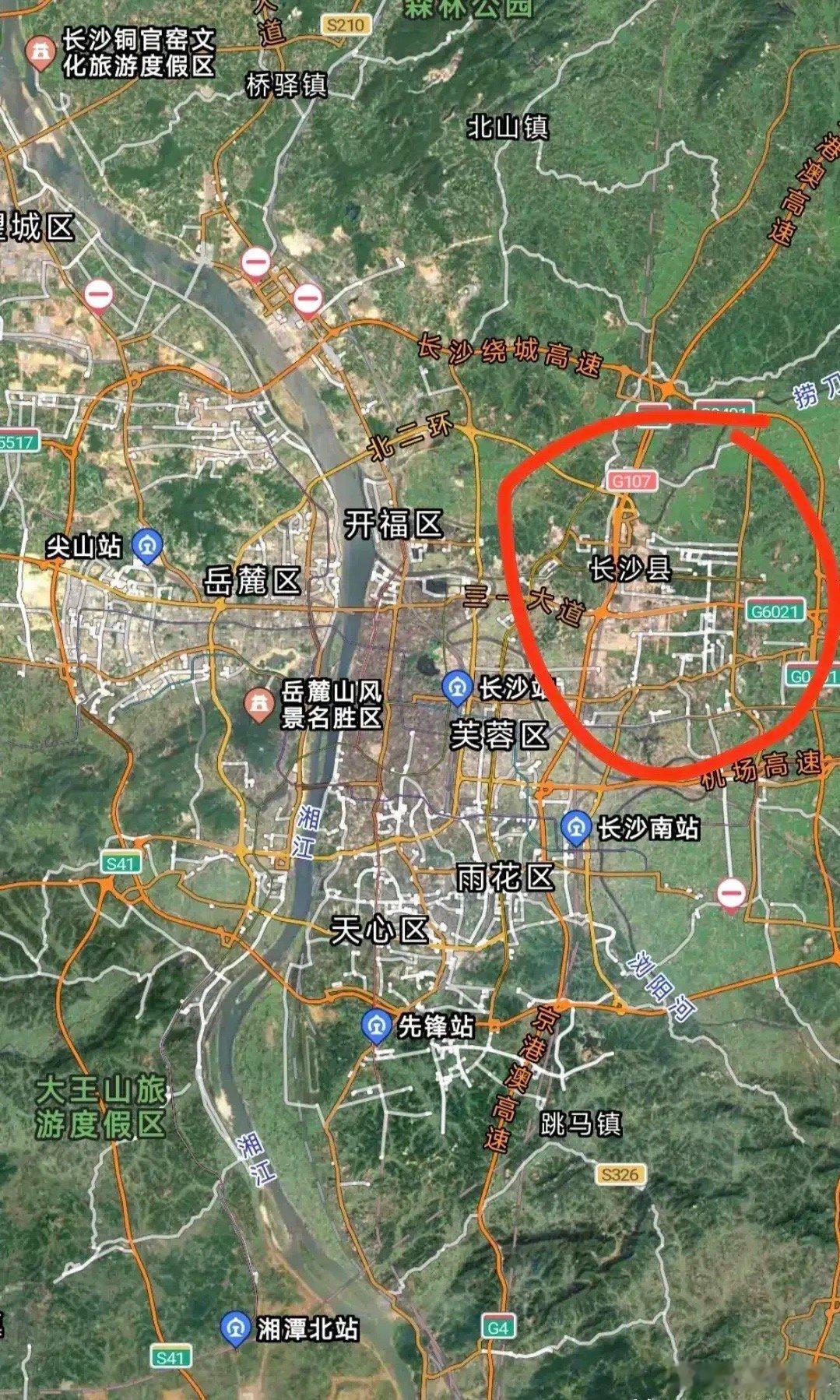 长沙市旁边竟然有个长沙县，二者靠的那么近，名字也差不多，为什么不直接合并呢？看到
