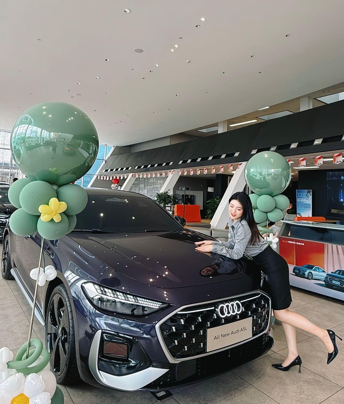奥迪A5L漂亮吧 ​​​