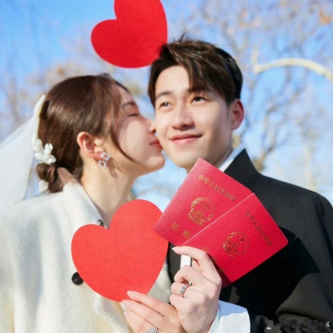 王昶右手老婆左手搭档好幸福啊王昶！！ 