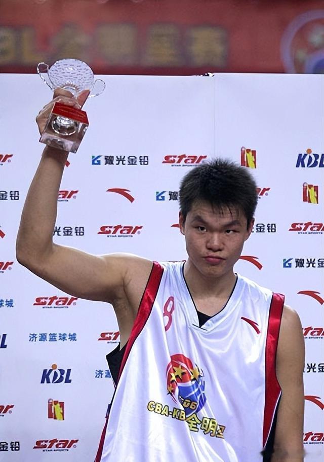 勘误：上篇博文提及传奇篮球经纪人夏松运作中国球员参加NBA选秀的往事，经与夏总核