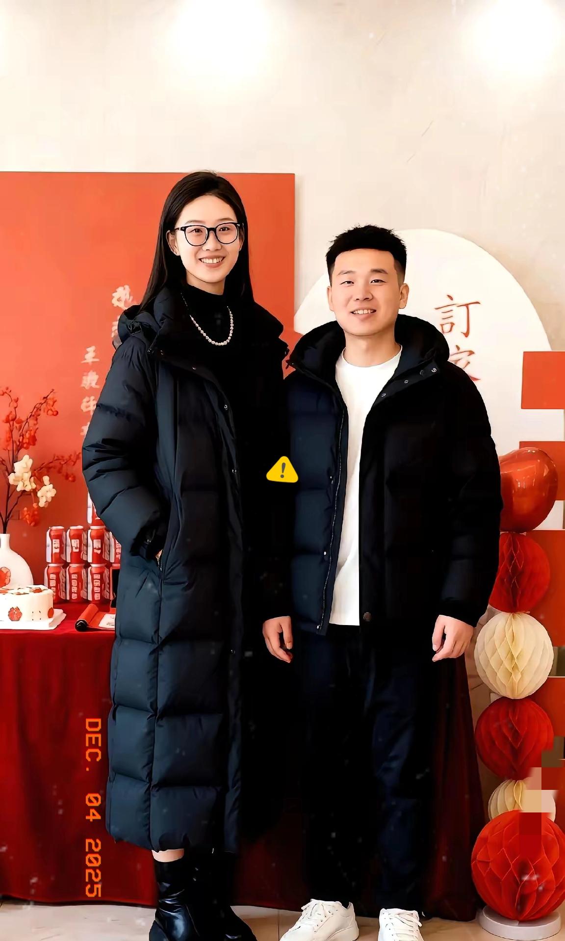 昨晚的热搜被一对学霸情侣刷屏了！
女方是北大生命科学博士，男方是哈工大机器人方向