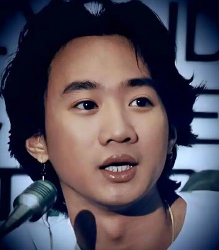 现在的00后，大概不会懂黄家驹为什么能封神至今。他走了整整 33 年，可每年六月