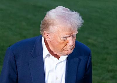 格陵兰岛的位置很重要，特朗普想占有，新加坡的位置也很重要，新加坡的前总理、现任新