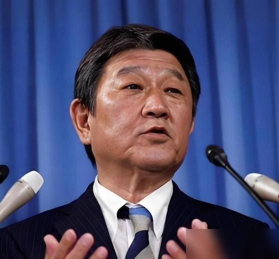 日本外长公开承认波茨坦公告！东京政坛传来新消息。

说起来，这事儿得从1945年