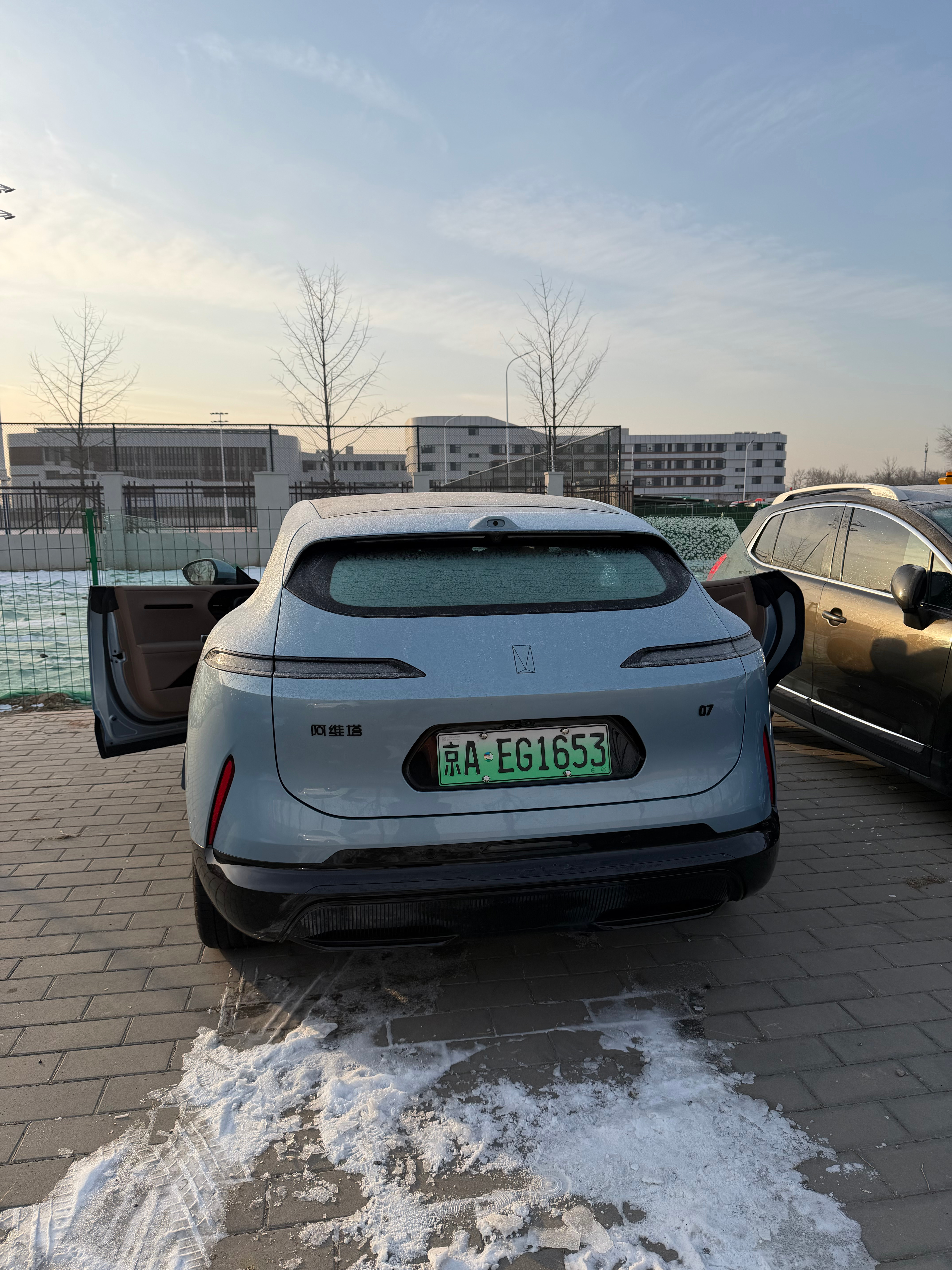 周一的8点，已经开始工作了