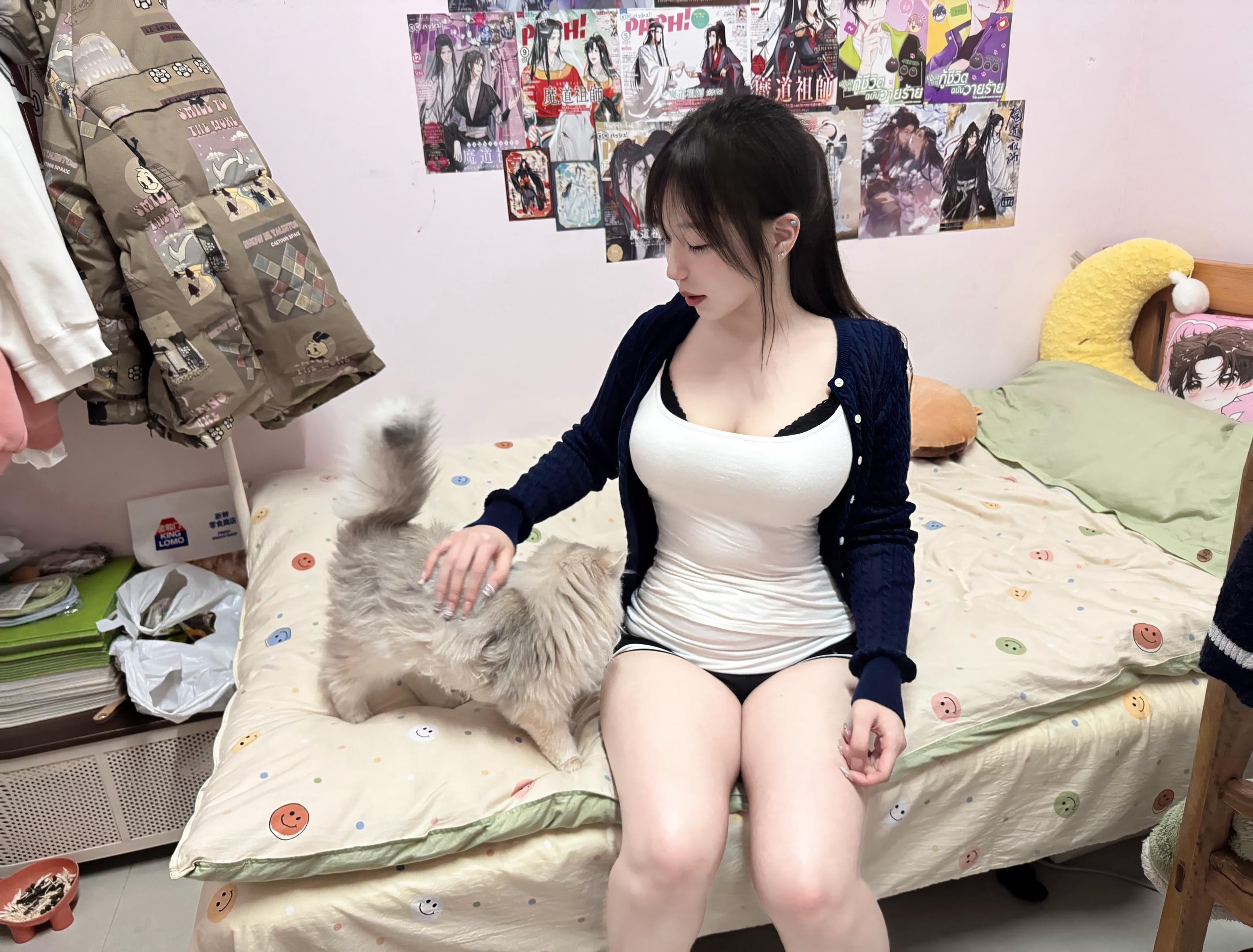 她一定比我成熟。