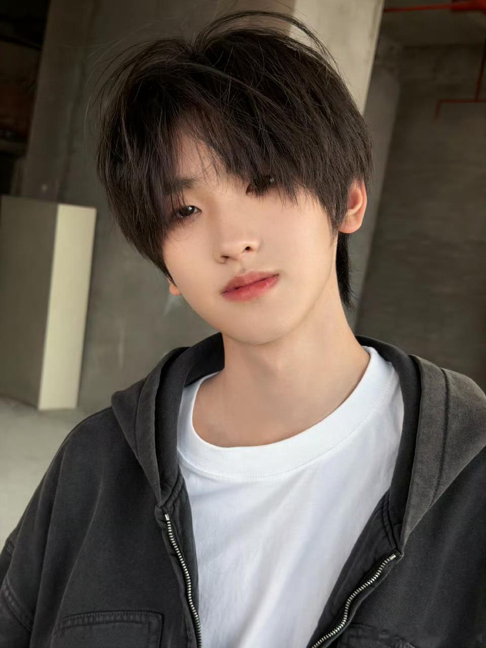 曝TF四代突围2选曲期待左奇函就完事了，期待左奇函的公演表演，只期待左奇函