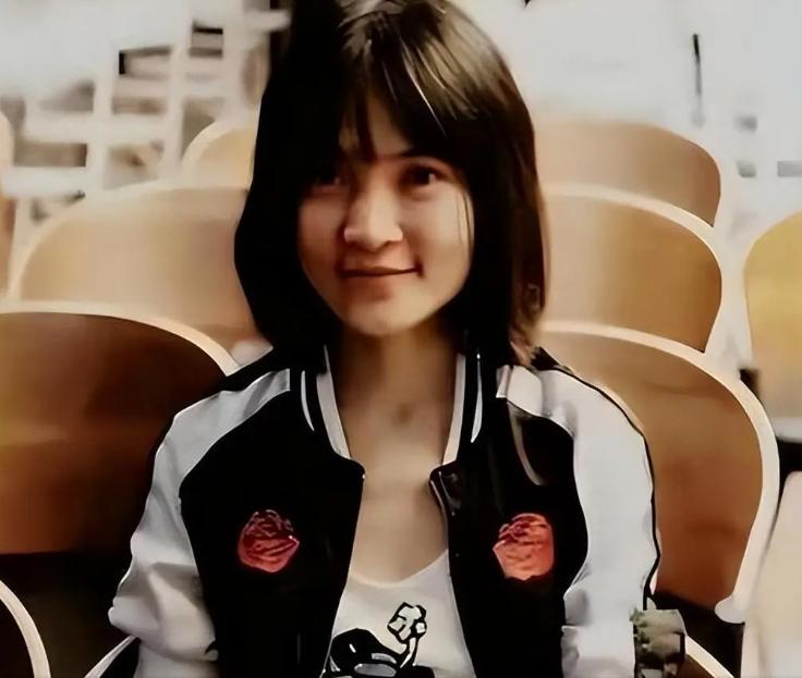 罪有应得！2023年，曾公开威胁“用核武打中国”的武汉大学985女硕士王懿，最终