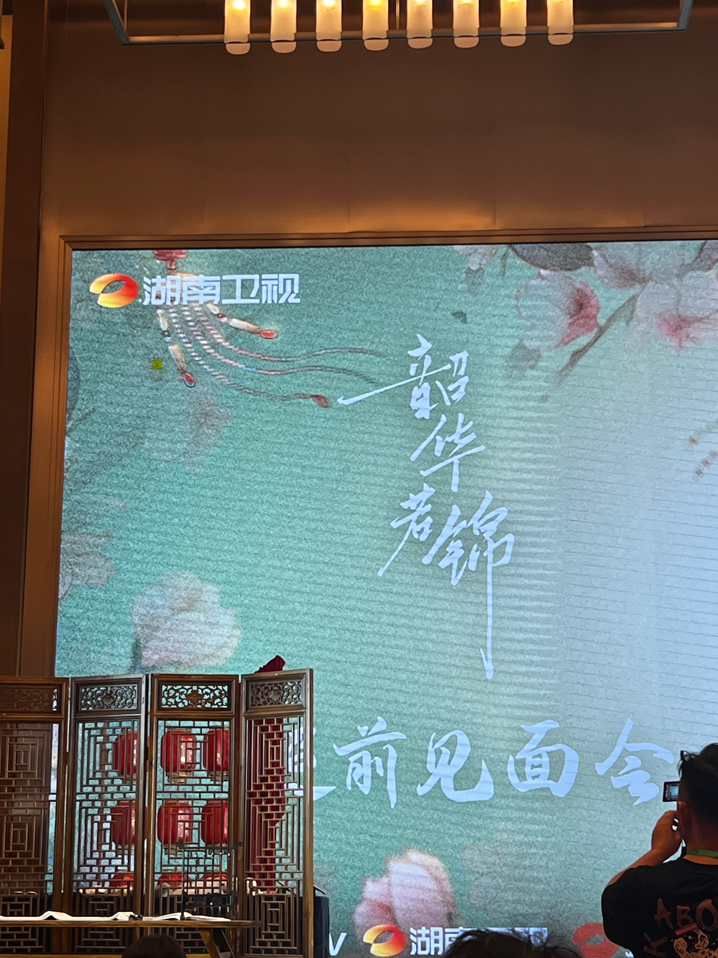 咳咳是谁收到了帅哥送的这一大叠刮刮乐啊[开学季]开刮第一张就中了如何呢😘让我们