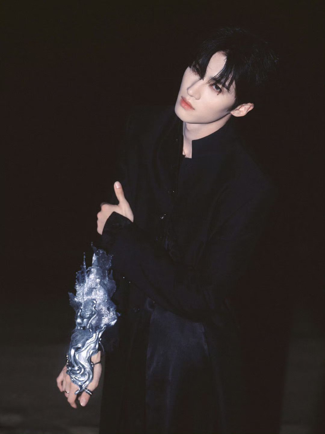 终于等到闫桉唱跳楼机 也是让我们赶上了，终于等到闫桉唱跳楼机了，期待他的精彩表演