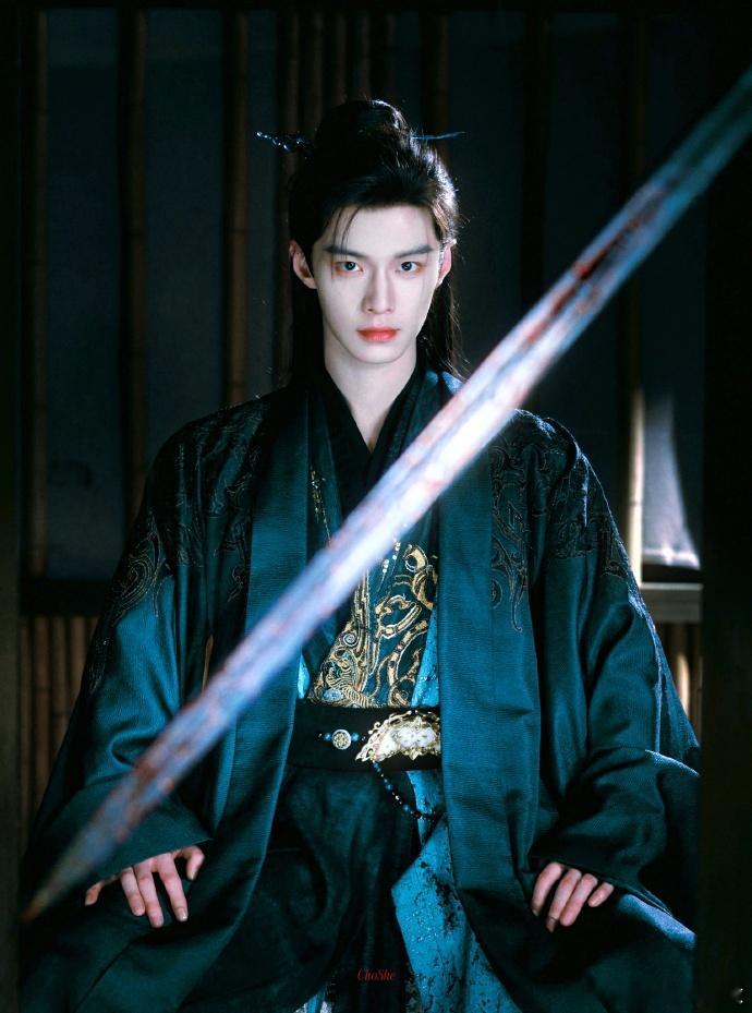何与阴湿男鬼味何与百花杀男鬼味 萧华雍角色的表现力真的是太在线了，真的是感受得到
