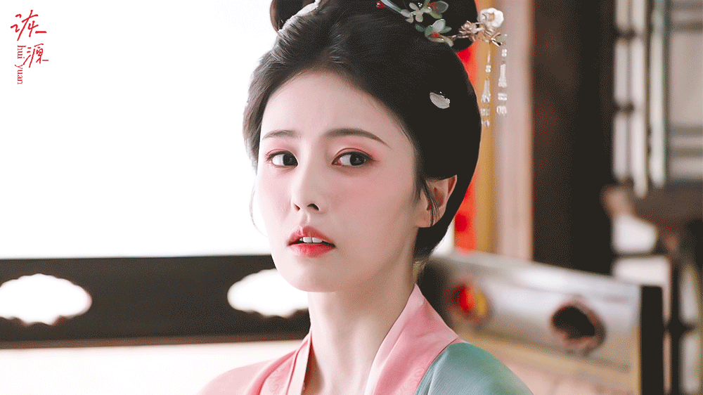 白鹿 《莫离》叶璃 / 动图▷EP35-10 粉衣（粉绿）-吃果子 可可爱爱