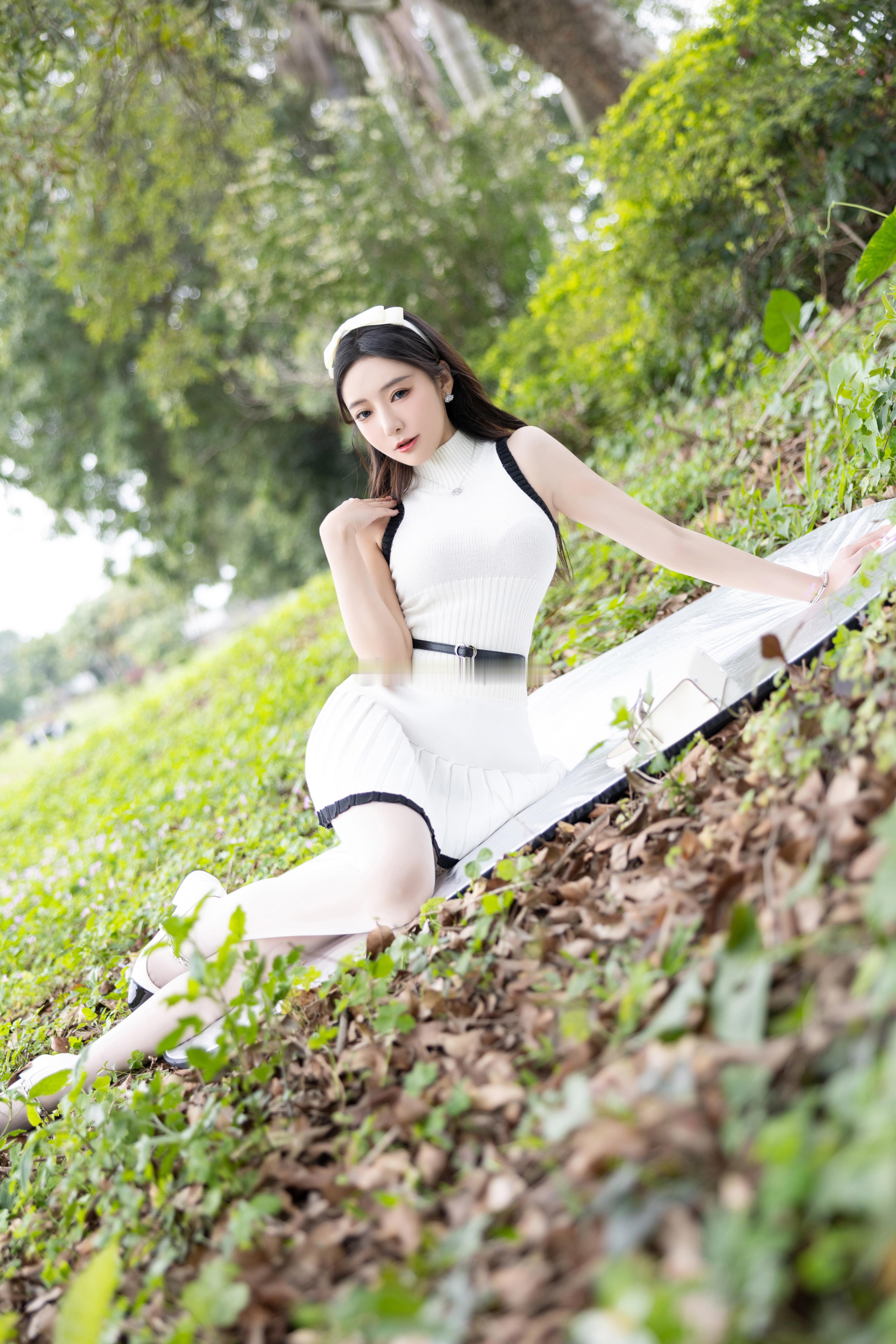#热门美女##瑶瑶写真# -吃了一颗很甜的糖 想和你分享 ​​​