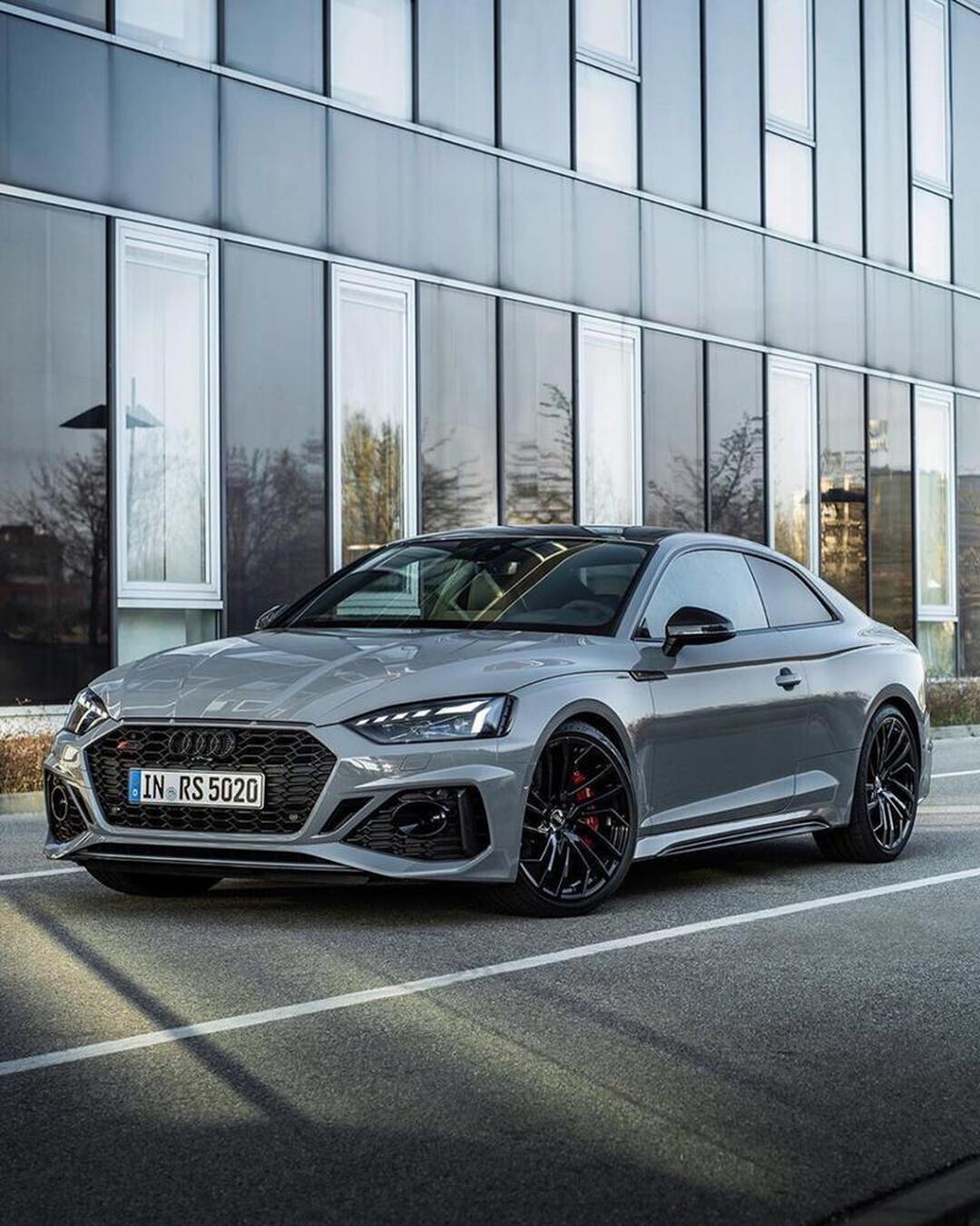 官方数据显示奥迪全年交付量162.35万辆同比降2.9%，电动化转型压力凸显。对