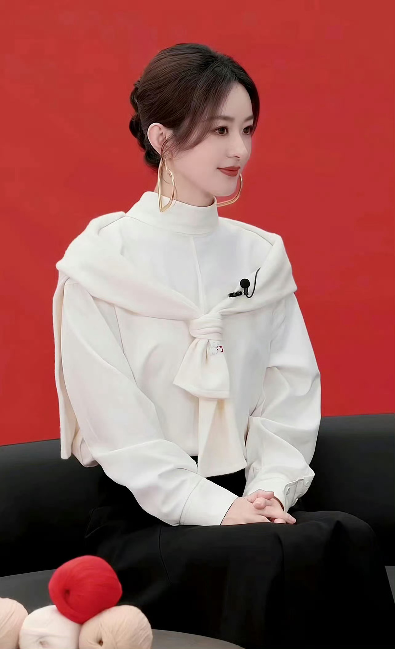 赵丽颖秋日直播造型赵丽颖秋日造型直播状态超好！美美嘟[好爱哦] ​ ​​​