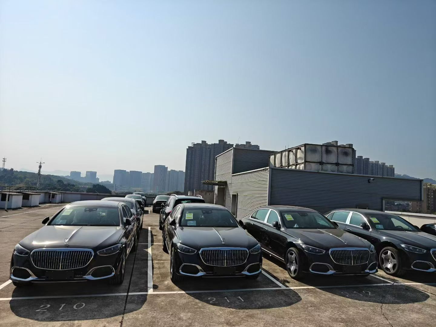 家里迈巴赫滞销了帮帮农村卖车孩子吧S480历史最低价不管您是公户还是个人户全国抄