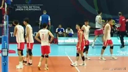 【U19男排中国队连丢两局，双方将进行决胜局较量】
余翔的腿部受伤影响太大了，丁