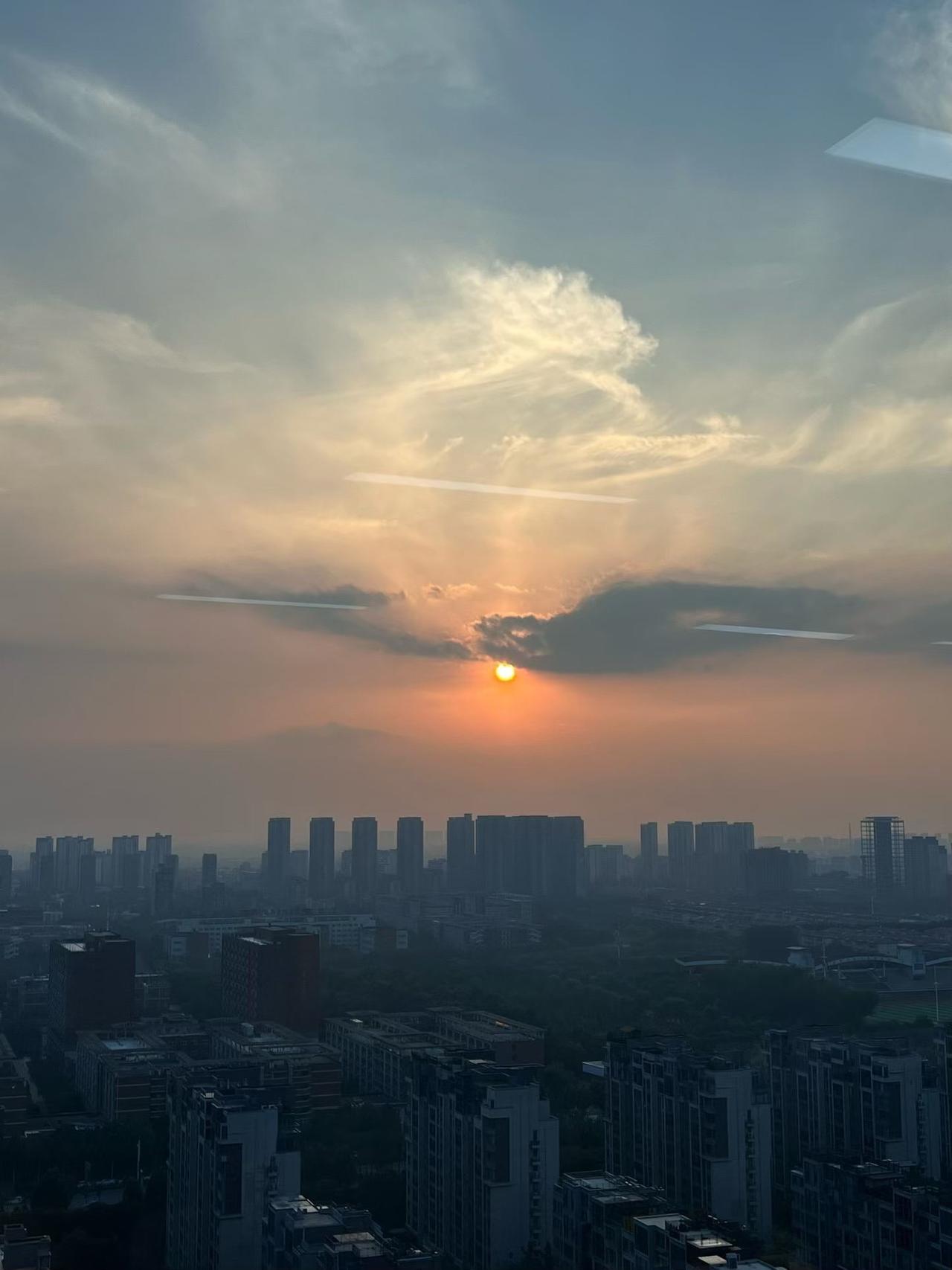 凌霄直上三千丈，算力横推九万重