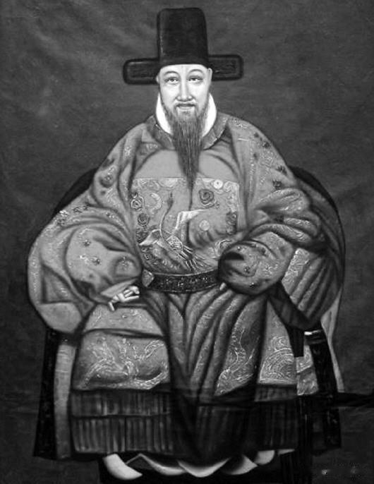 于慎行是明朝隆庆年间的进士，授翰林院编修。不过他因为官俸微薄，不干了，这也是其第