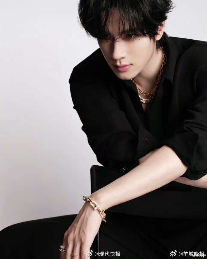 【#展轩入选时装周瞩目艺人TOP10#】#时装周瞩目艺人TOP10#揭晓，第二轮