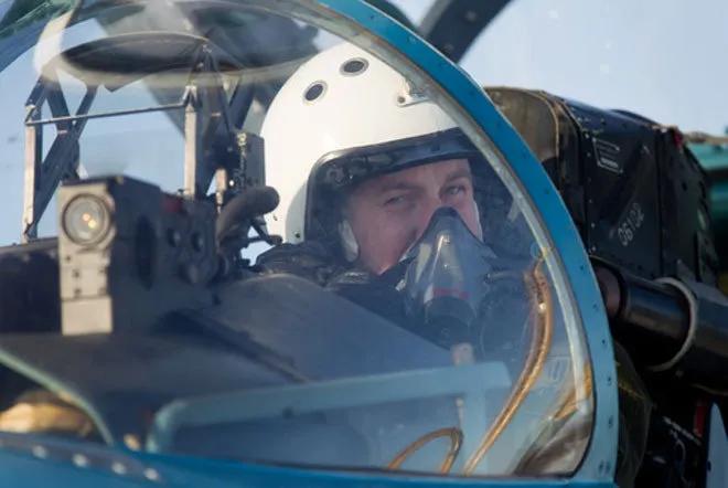 太难了，俄罗斯重组舰载机部队，已经忘记航母起降了。

据俄罗斯消息报，为了配合“