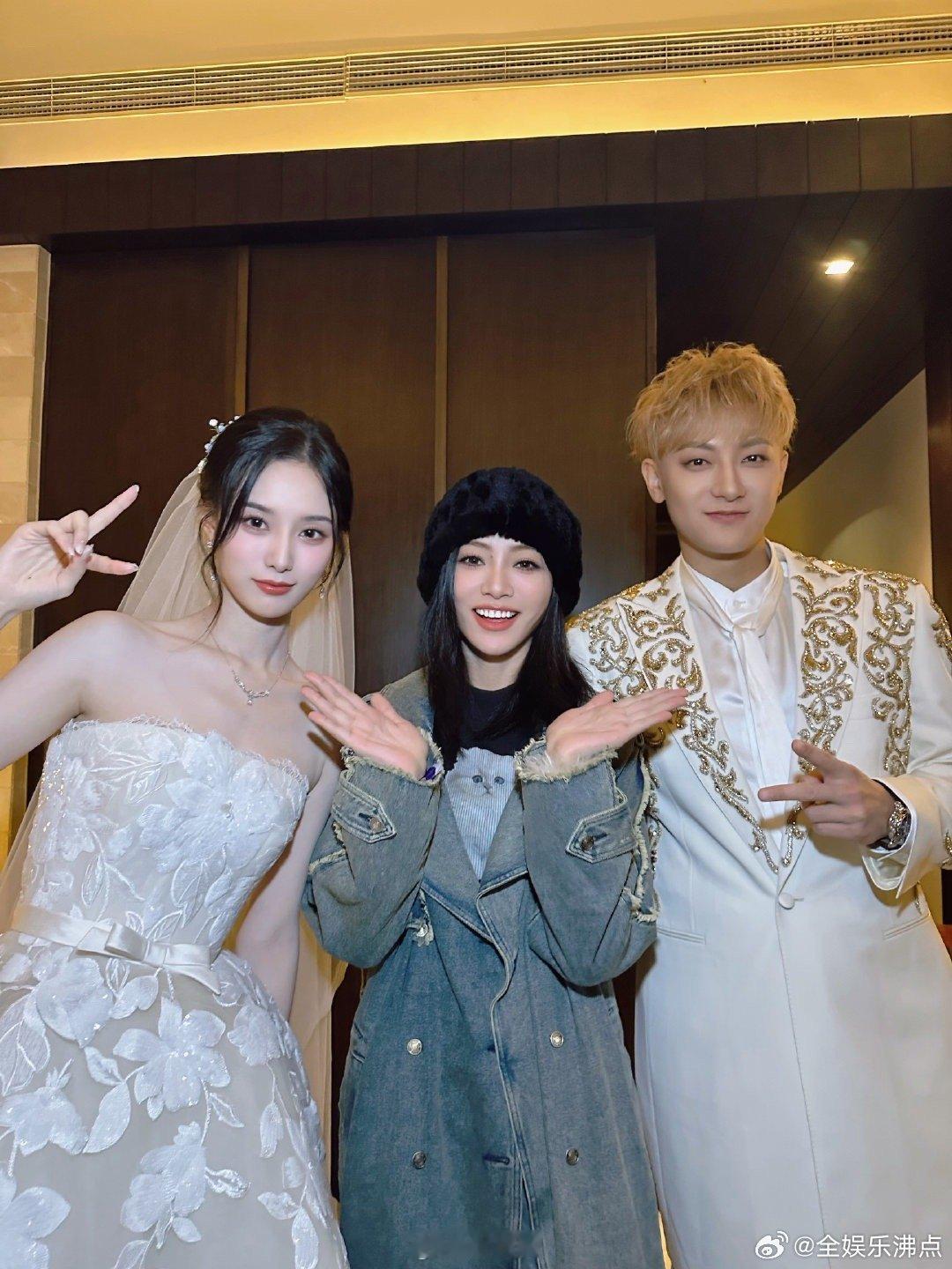 谢可寅 你文案好像绝望的女铜谢可寅你文案好像绝望的女铜啊 ​​​