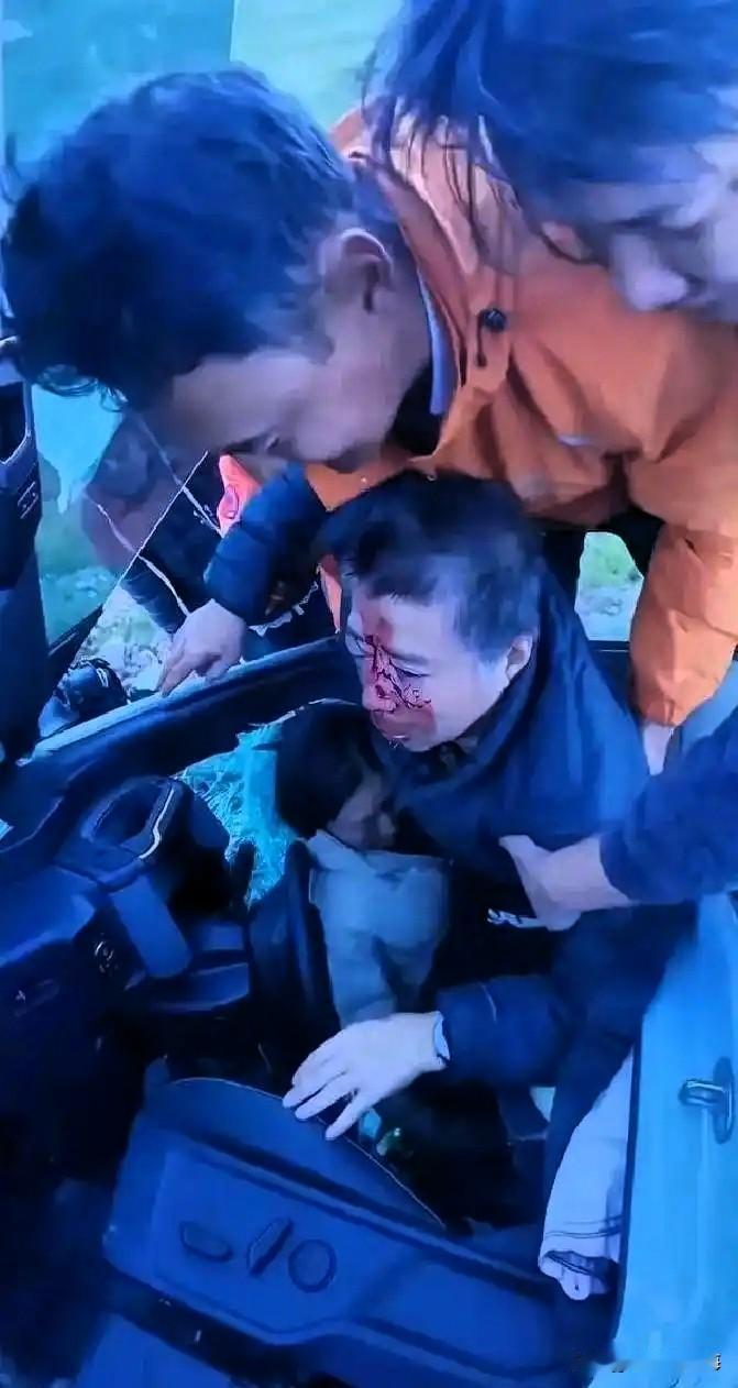 看完泪崩了！
西藏自驾惊心一幕！男子在孜珠寺刷牙，亲眼看见越野车坠崖

2023
