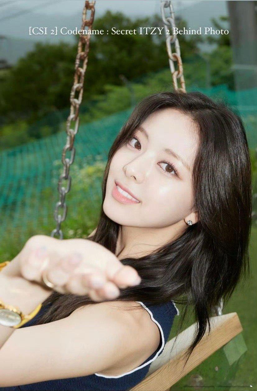 申有娜  😽申有娜夏日维他命 【娜年今日】250907一只小兔突然出现🤲🏻