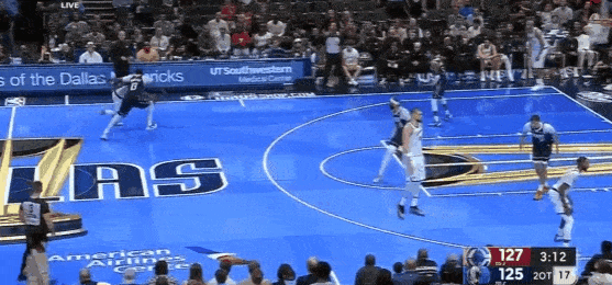 封神时刻！哈登关键上篮率队锁定胜局！
在今天NBA季中锦标赛快船对阵独行侠的第二