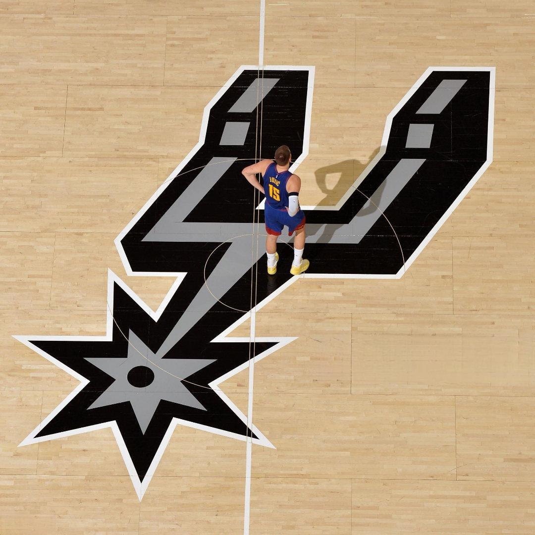 时代少年团 错票无法入场领跑！据NBA官方统计，约基奇本赛季场均12.9板10.