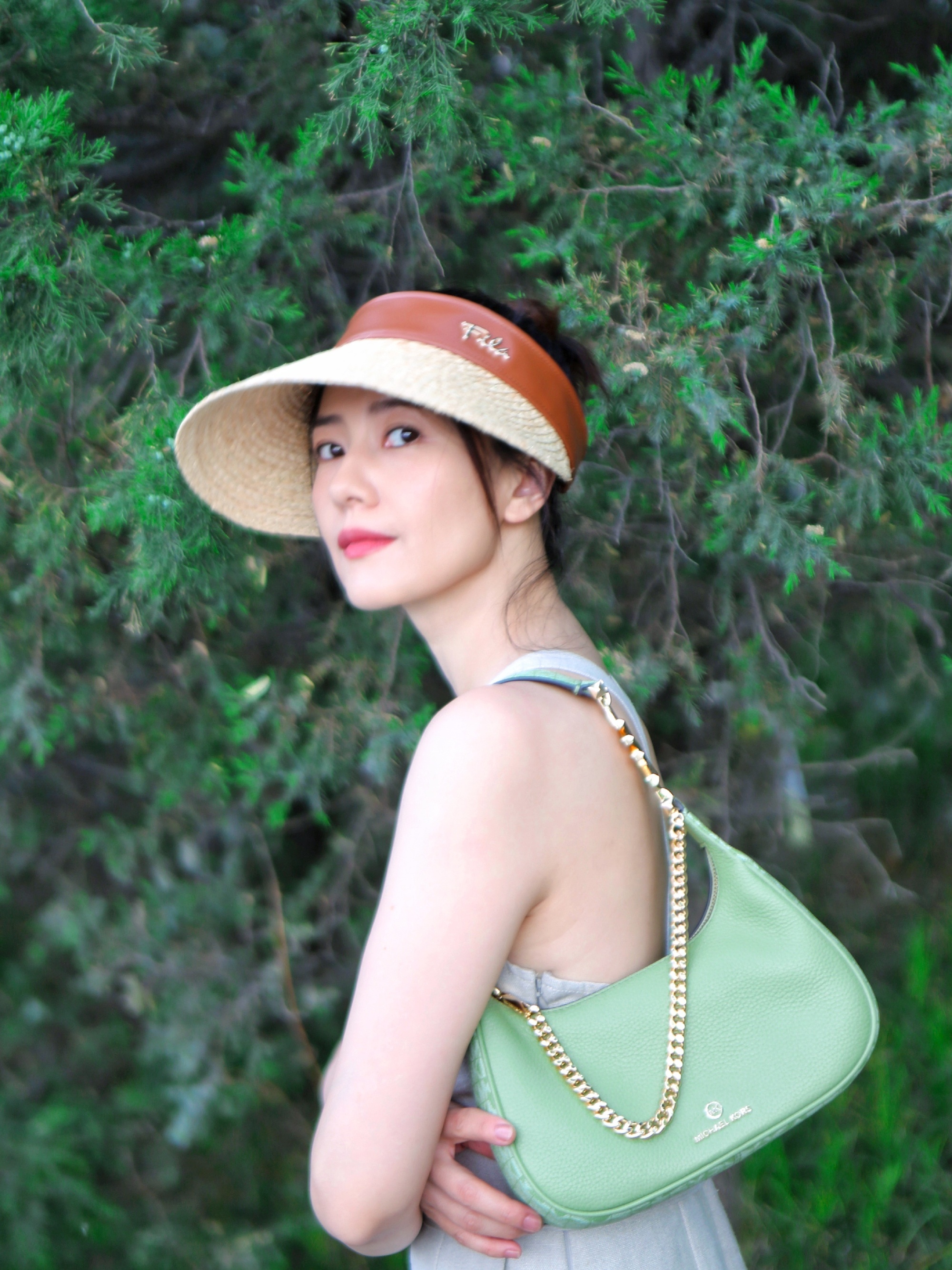 最近刷到锡林浩特这对夫妻档高薪放羊的瓜，我真的看呆了月薪1.6万包吃住，听起来像