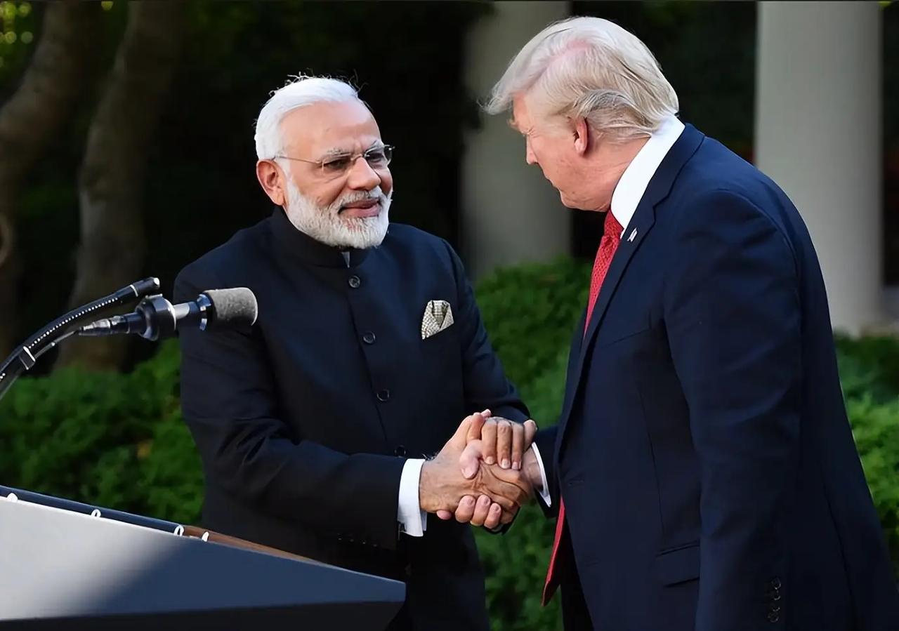 特朗普早摸透了莫迪，更看穿了印度的门道 —— 印度人一个劲生孩子，然后扎堆移民加