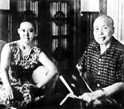 民国影后蝴蝶之女胡友松，
1966年嫁给了时年75岁的李宗仁，
胡友松当年才27