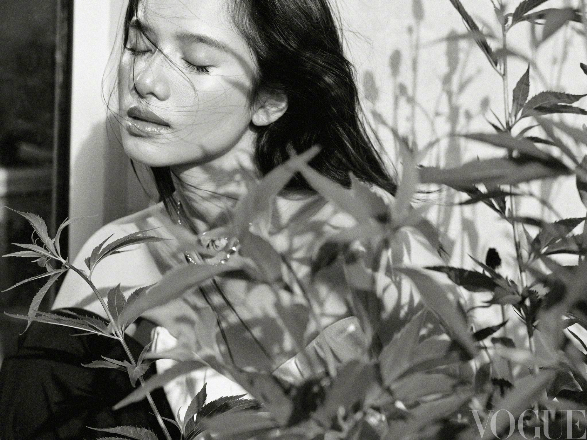 张婧仪× VOGUE📷看看👸🏻硬照 ​​​