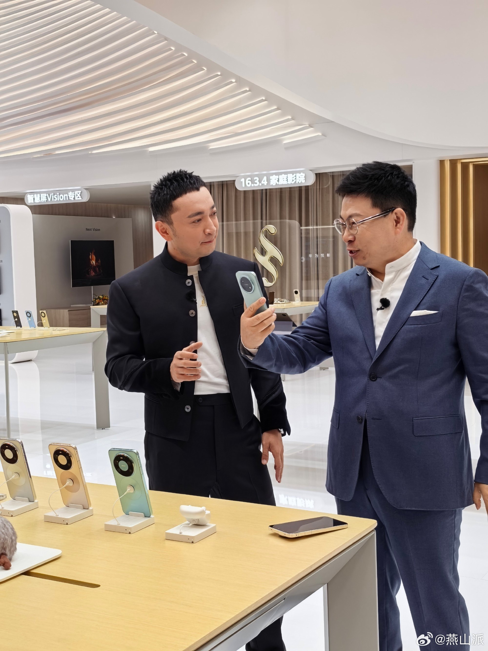 华为畅享90系列麒麟鸿蒙完全体巨鲸电池带来的长续航打底，又有了全新8系列麒麟芯、