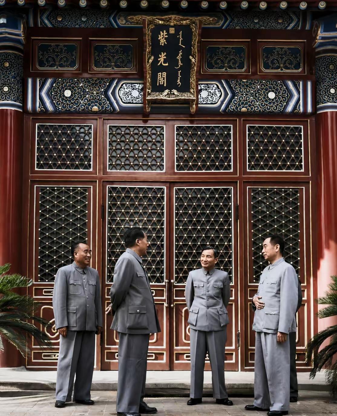 中国有句老话：妈在家就在。
中国现在有句话：毛泽东思想在民心就在！